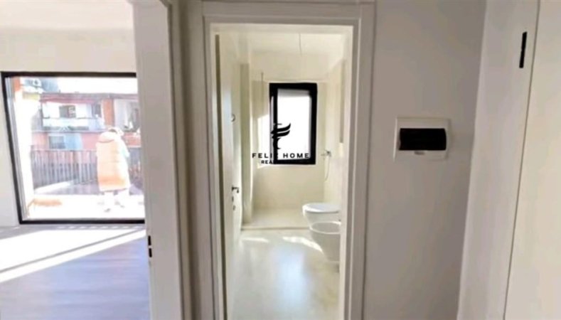 Tirane, jepet me qera apartament 1+1 Kati 2, 75 m² 465 € (PAZARI I RI)