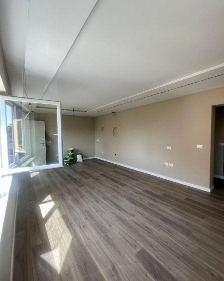 Tirane, shitet apartament 1+1 , 72 m² 163.500 € (Blloku)