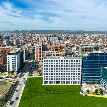 Tirane, shes dyqan Kati 0, 