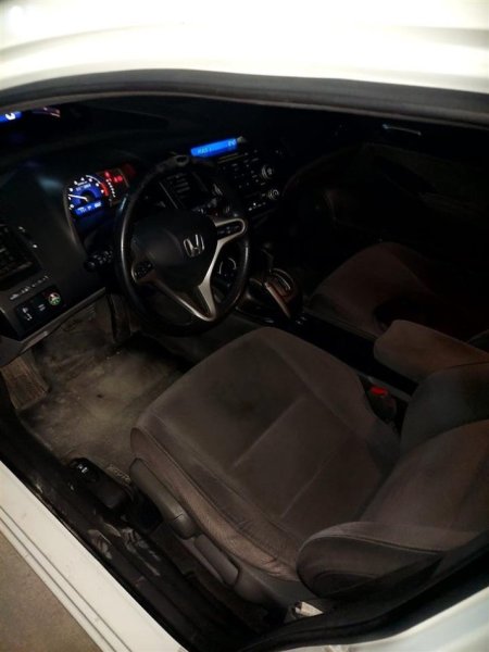 Tirane, shitet makine Honda Civic Benzin+Gaz, e bardhë automatik Kondicioner 4.000 €