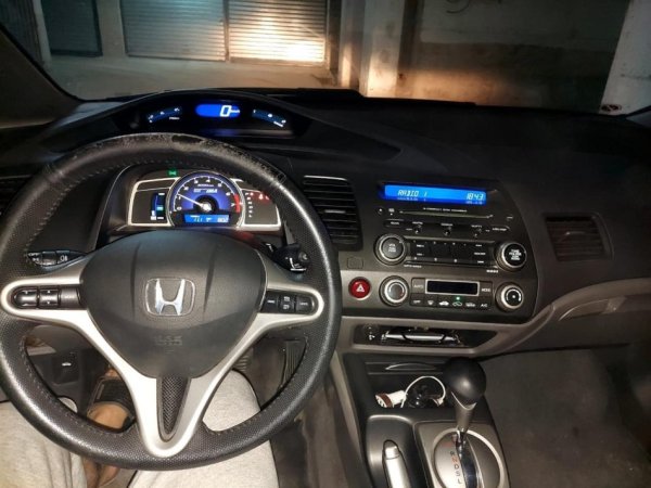 Tirane, shitet makine Honda Civic Benzin+Gaz, e bardhë automatik Kondicioner 4.000 €