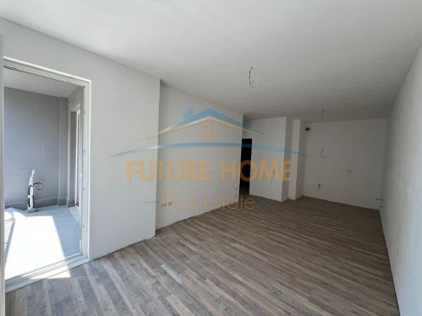 Tirane, shitet apartament 2+1 Kati 5, 77 m² 91.200 € (univers city)
