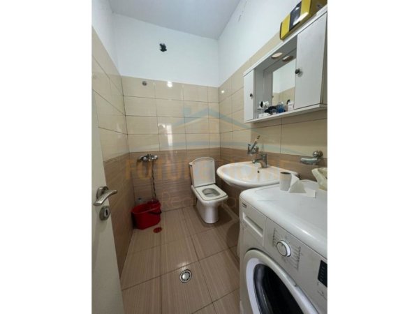 Tirane, shitet shtepi 3+1 , 239 m² (Allias)