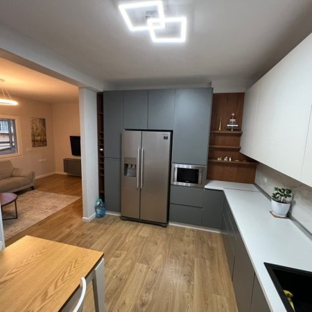 Tirane, shitet apartament 3+1 , 153 m² 229.000 € (Fusha e Aviacionit)