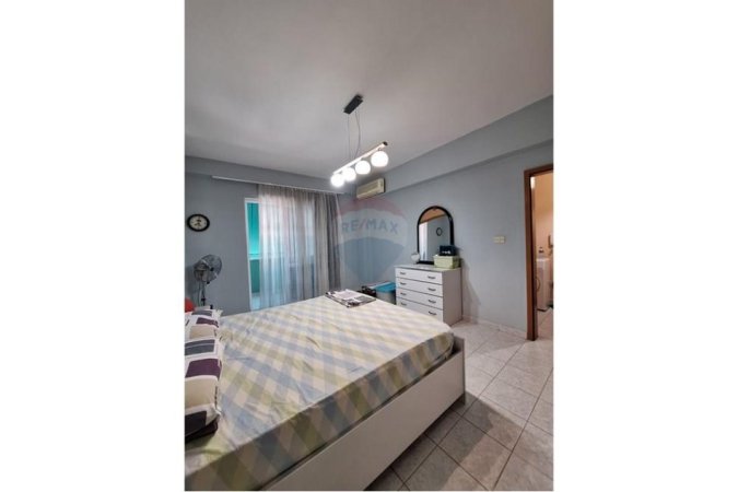 Tirane, shitet 1+1 , 60 m² 130.000 € (APARTAMENT 1+1 PER SHITJE PRANE PETRO NINIT)