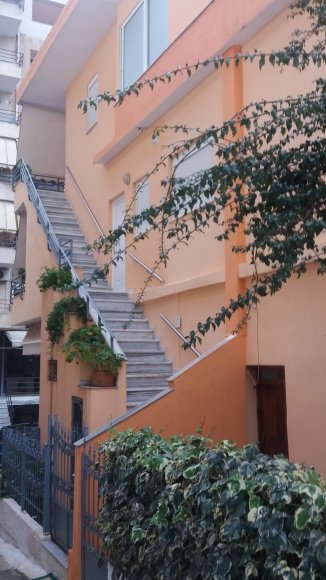 Shitet shtepi private ne qender te Sarandes