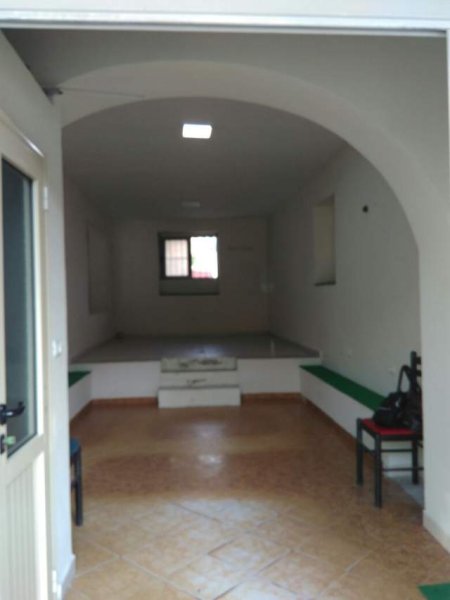 Elbasan, shes dyqan Kati 1, 65 m²  (Perballe Universitetit A. Xhuvani.)