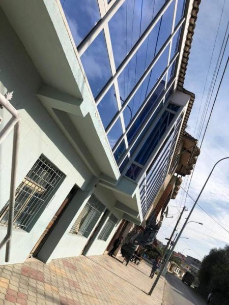 Tirane, Shitet ambienti, bar-kafe dhe bilardo ne Ndroq 310 m² 200.000 Euro