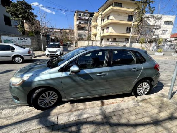 Tirane, shitet makine Citroen C4 Viti 2013, 5.900 Euro