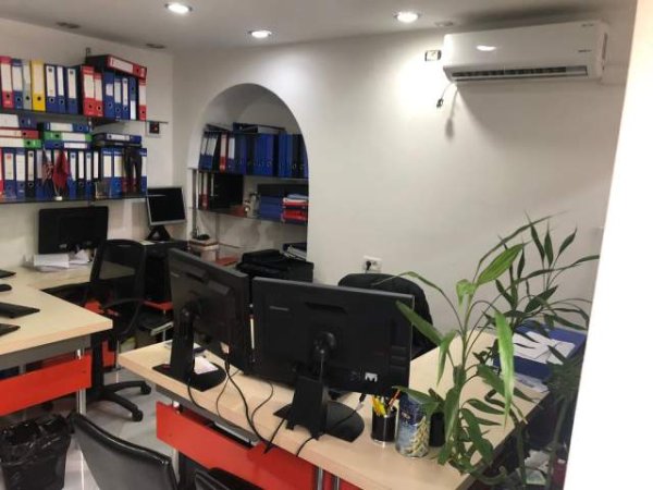 Tirane, shes Dyqan / Zyre 55.000 Euro