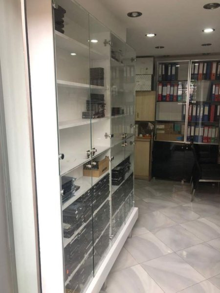 Tirane, shes Dyqan / Zyre 55.000 Euro