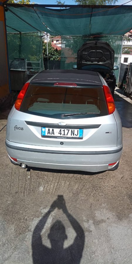 Tirane, shitet makine Ford Ford Focus Viti 2003, 1.800 Euro