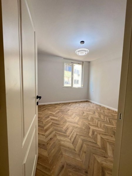 Tirane, shitet apartament 1+1 , 72 m² 120.000 € (Kopshti Botanik)