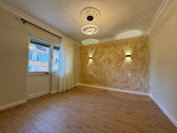Tirane, shitet apartament , 58 m² 98.000 € 