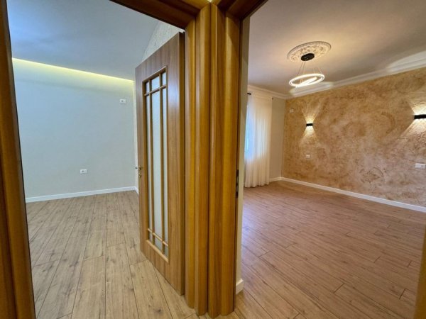 Tirane, shitet apartament , 58 m² 98.000 € 