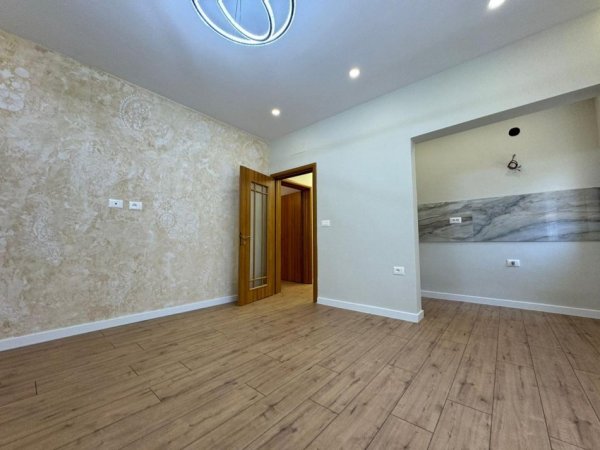 Tirane, shitet apartament , 58 m² 98.000 € 