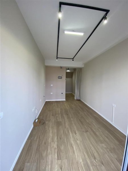 Tirane, jepet me qera garsoniere e mobiluar kati 0, 29 m² 340 € (rruga Pasho Hysa, kompleksi Mangalem 21, Alidem) nga person privat