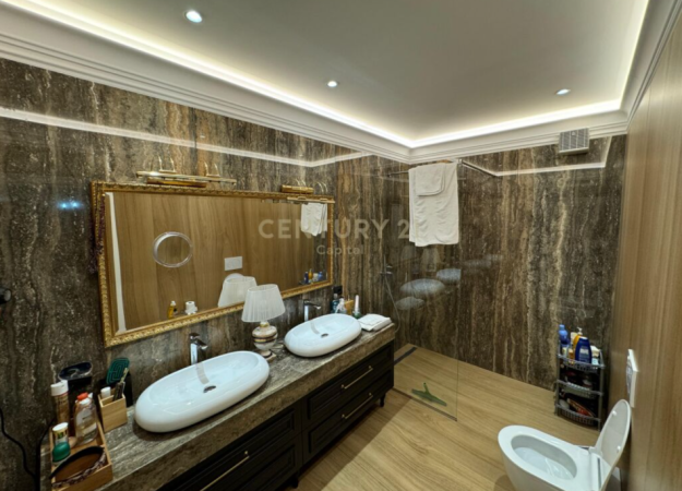 Tirane, shitet apartament+verande | Penthouse 3+1+Aneks+Ballkon Kati 8, 362 m² 975.500 € (rruga e dibres)