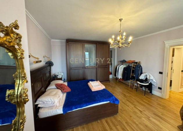 Tirane, shitet apartament+verande | Penthouse 3+1+Aneks+Ballkon Kati 8, 362 m² 975.500 € (rruga e dibres)
