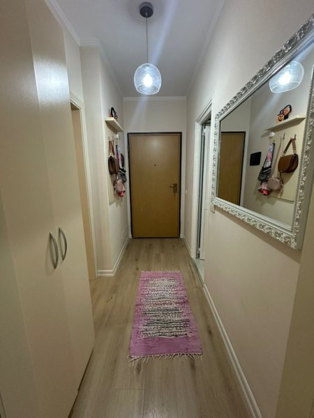 Tirane, shitet apartament 1+1+Ballkon Kati 3, 62 m² 83.000 € (Pallatet CABEJ)