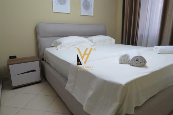 Tirane, jepet me qera apartament 2+1+Aneks+Ballkon Kati 1, 80 m² 700 € (XHAMLLIKU)