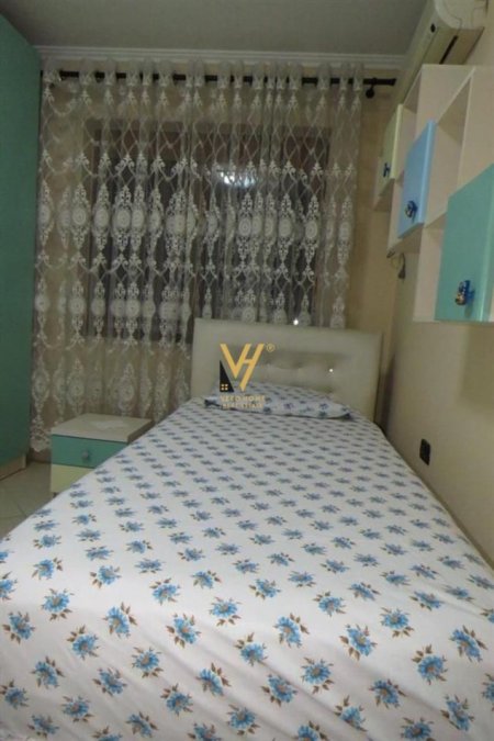 Tirane, jepet me qera apartament 2+1+Aneks+Ballkon Kati 1, 80 m² 700 € (XHAMLLIKU)