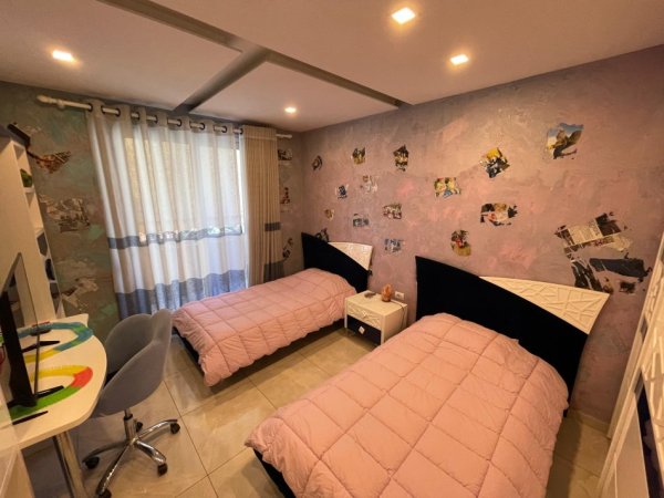 Tirane, shes apartament 2+1+Ballkon Kati 3, 115 m² 220.000 € (Liqeni i Thate)