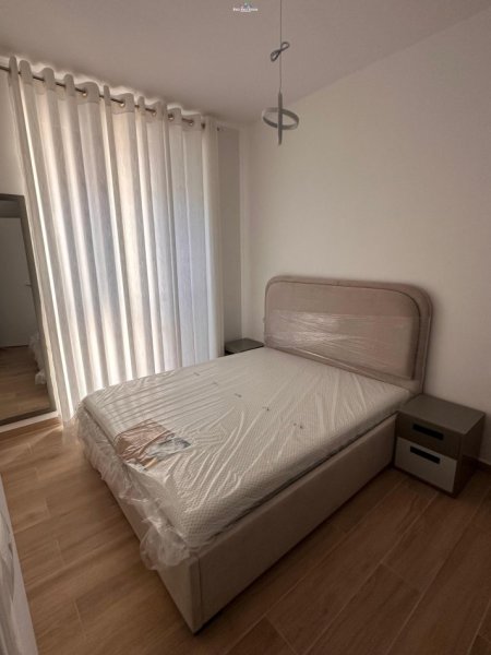 Tirane, jepet me qera apartament 2+1 Kati 8, 75 m² 600 € (fusha e aviacionit)