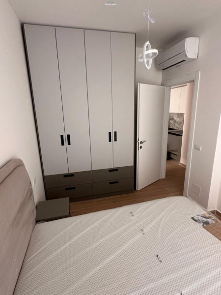 Tirane, jepet me qera apartament 2+1 Kati 8, 75 m² 600 € (fusha e aviacionit)