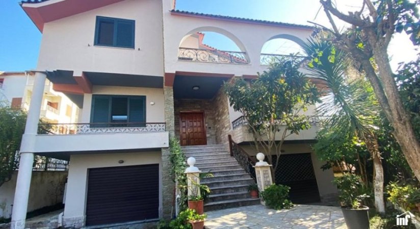 Tirane, shitet Vile 3+1+Aneks+Ballkon 3 kateshe, 468 m² 465.000 € (Rruga e Elbasanit, Tirane, prane vilave Gjermane)