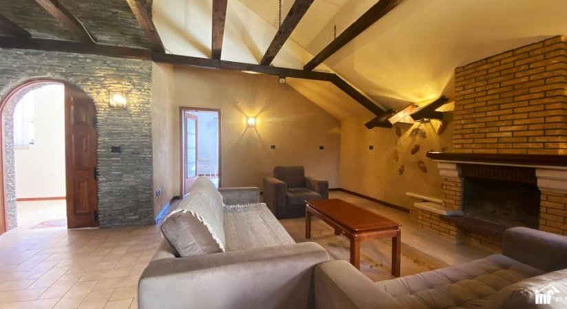 Tirane, shitet Vile 3+1+Aneks+Ballkon 3 kateshe, 468 m² 465.000 € (Rruga e Elbasanit, Tirane, prane vilave Gjermane)
