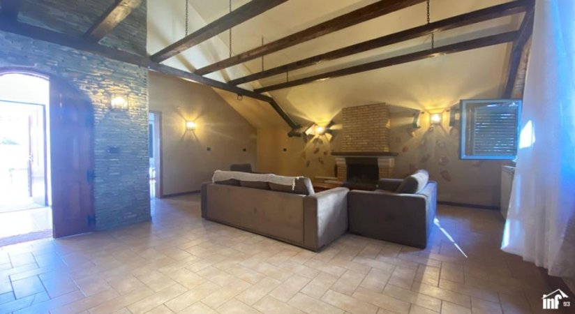 Tirane, shitet Vile 3+1+Aneks+Ballkon 3 kateshe, 468 m² 465.000 € (Rruga e Elbasanit, Tirane, prane vilave Gjermane)