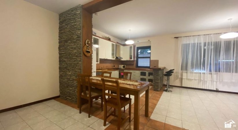 Tirane, shitet Vile 3+1+Aneks+Ballkon 3 kateshe, 468 m² 465.000 € (Rruga e Elbasanit, Tirane, prane vilave Gjermane)