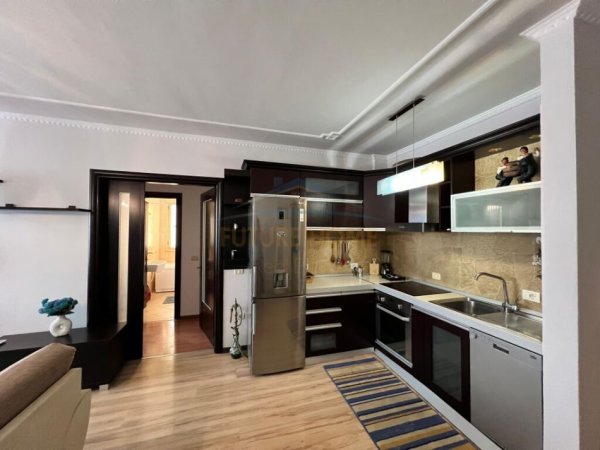Tirane, jepet me qera apartament 2+1+Ballkon Kati 5, 100 m² 800 € (SHESHI WILLSON)