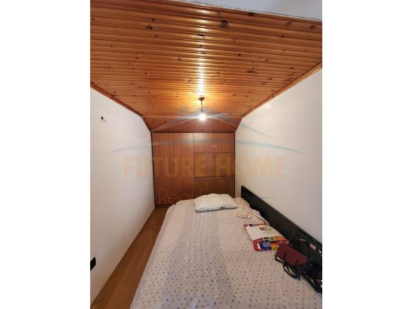 Tirane, jepet me qera apartament 3+1+Ballkon Kati 2, 180 m² 600 € (BRRYLI)