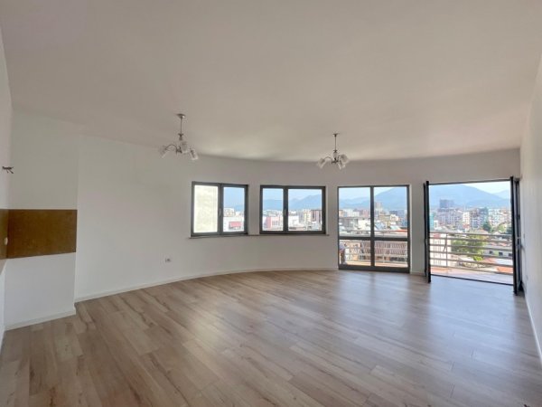 Tirane, shitet apartament 1+1 , 76 m² 155.000 € (Zogu i Zi)