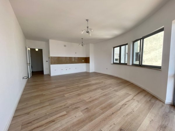 Tirane, shitet apartament 1+1 , 76 m² 155.000 € (Zogu i Zi)