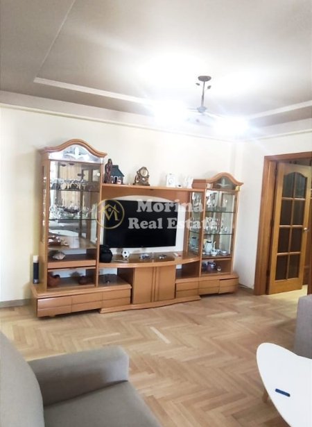 Tirane, jepet me qera apartament 2+1 , 130 m² 900 € (BLV. Zogu i Pare)