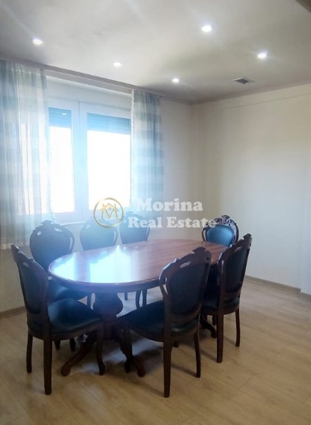 Tirane, jepet me qera apartament 2+1 , 130 m² 900 € (BLV. Zogu i Pare)