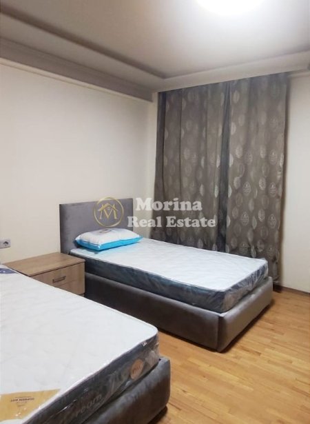 Tirane, jepet me qera apartament 2+1 , 130 m² 900 € (BLV. Zogu i Pare)