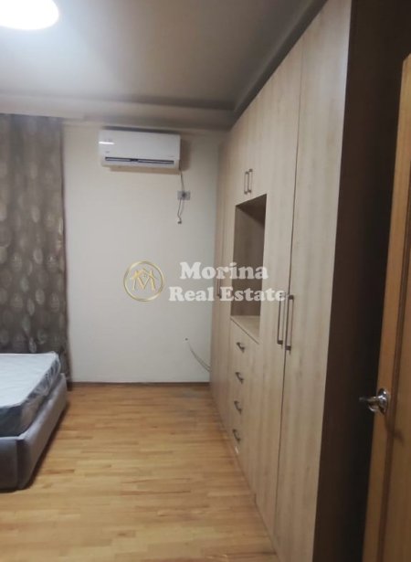 Tirane, jepet me qera apartament 2+1 , 130 m² 900 € (BLV. Zogu i Pare)