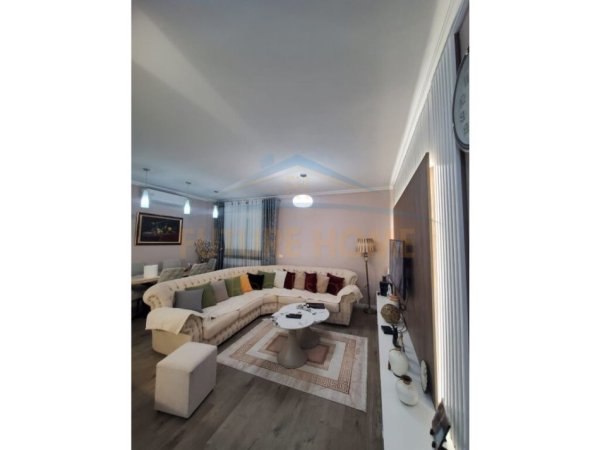 Tirane, shes apartament 1+1 Kati 2, 77 m² 112.000 € (Rr Muhamed Deliu)
