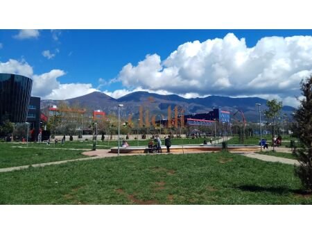 Tirane, shitet apartament 2+1+Ballkon Kati 3, 84 m² (Porcelan)
