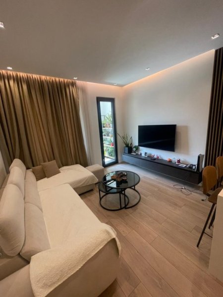 Tirane, shitet apartament 2+1 , 89 m² (Square 21)