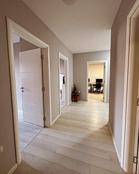 Tirane, shitet apartament 3+1 , 133 m² 179.500 € (Fusha e |Aviacionit)