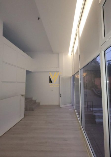 Tirane, shitet dyqan Kati 0, 91 m² 165.000 € (RRUGA E ELBASANIT)