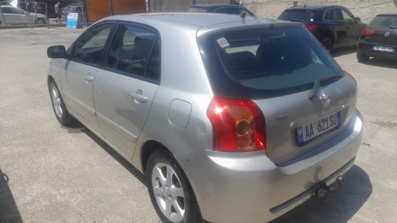Tirane, shes makine Toyota corrolla Nafte, gri metalizato automatik Kondicioner 4.900 €