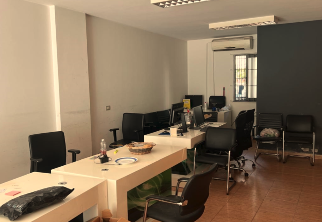 Tirane, shes ambjent biznesi Kati 0, 42 m² 93.000 € (Stadiumi Dinamo)