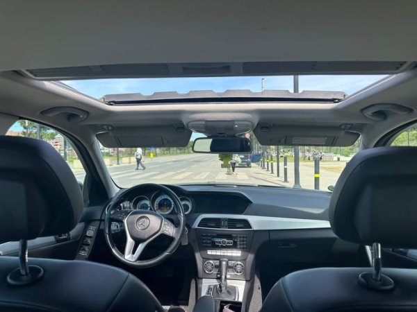 Tirane, shes makine Benz Nafte, gri e erret tiptronik Klima 260 km 10 €