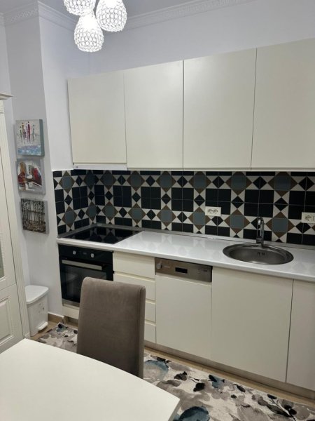 Tirane, jepet me qera apartament 2+1+Ballkon Kati 4, 78 m² 450 € (ASTIR)